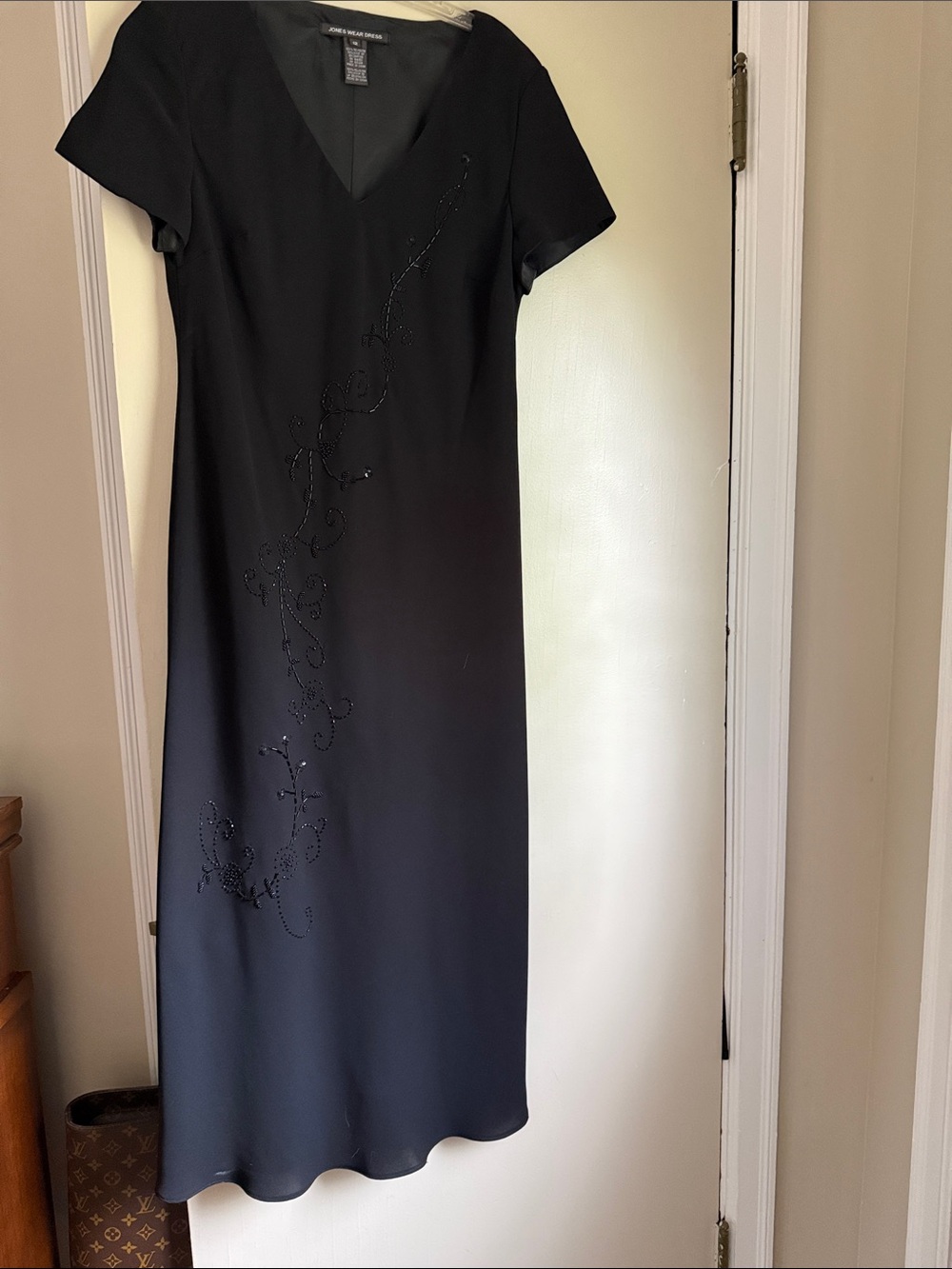 Jones New York Black V‑Neck Midi Dress with Beaded Swirl